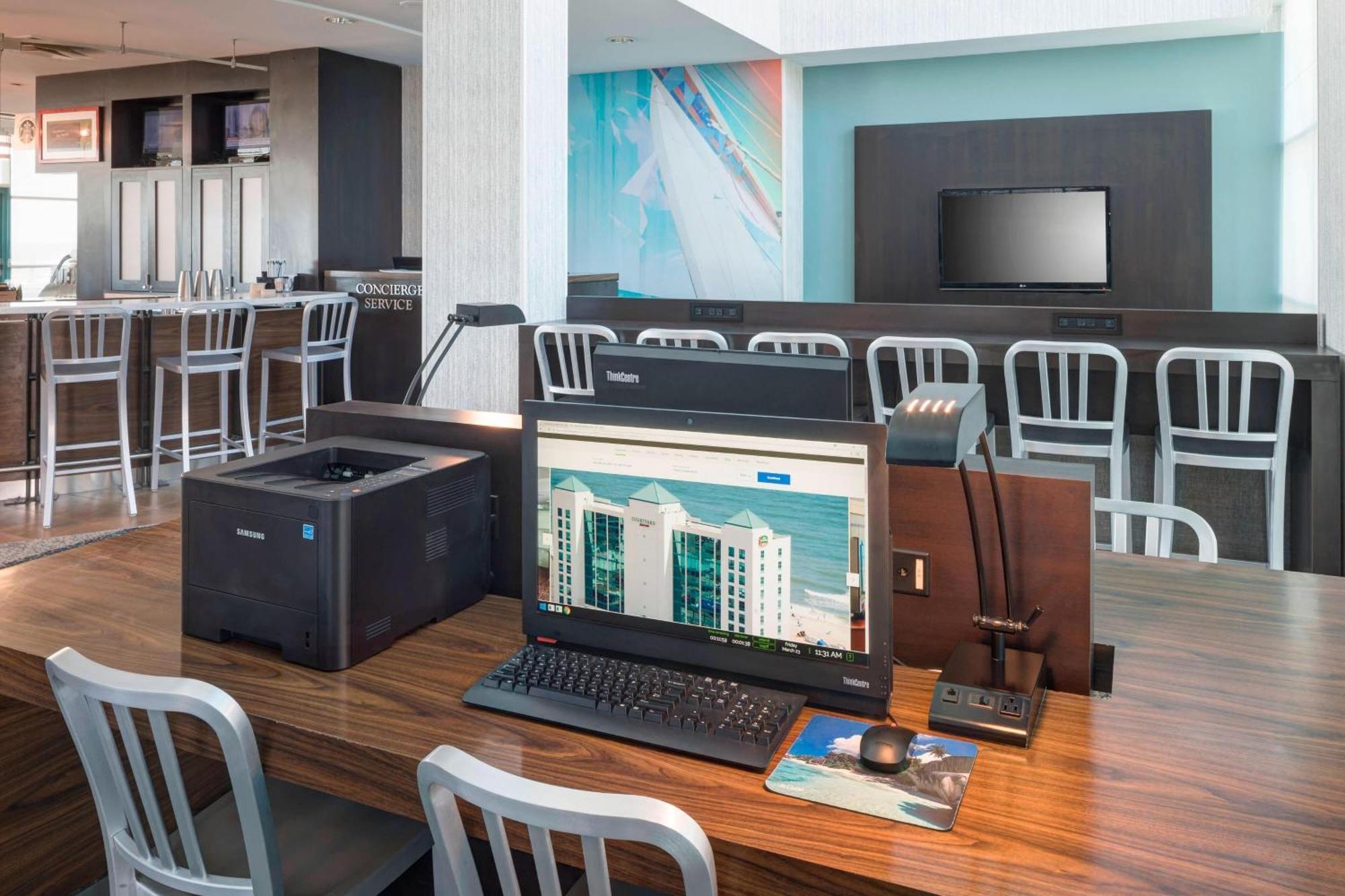 Courtyard Oceanfront/south 3*