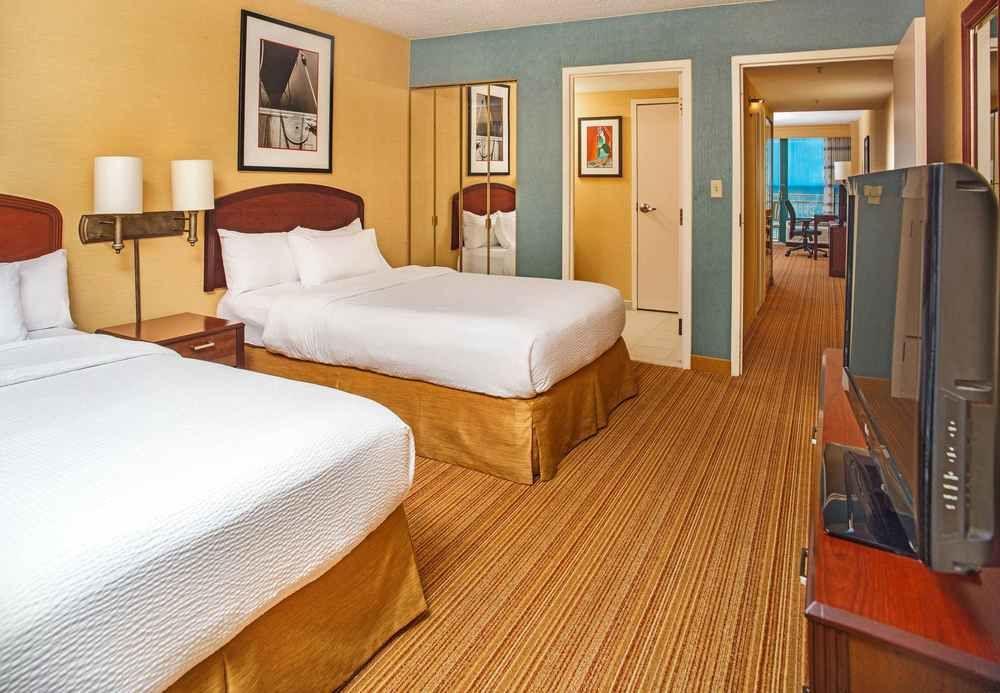 Courtyard Virginia Oceanfront/south 3*