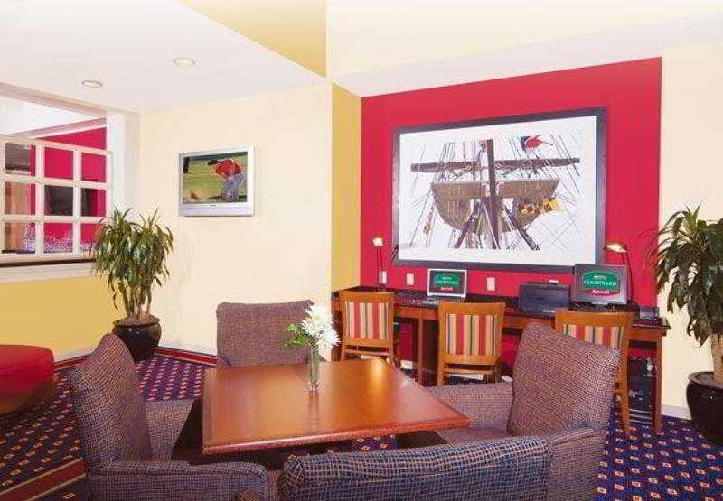 Courtyard Virginia Oceanfront/south 3*